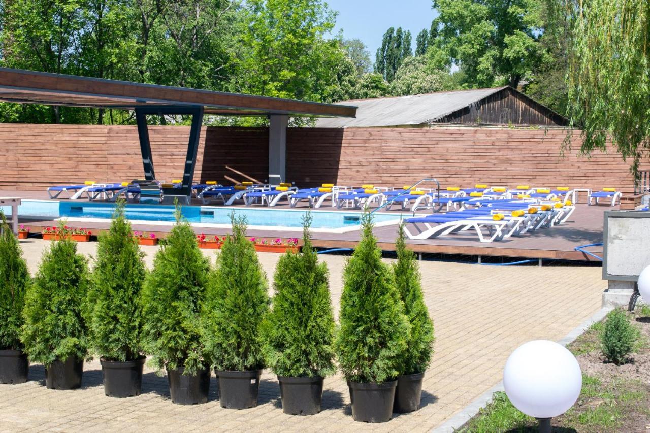 Riverside- Hotel And Mice Černihiv Esterno foto
